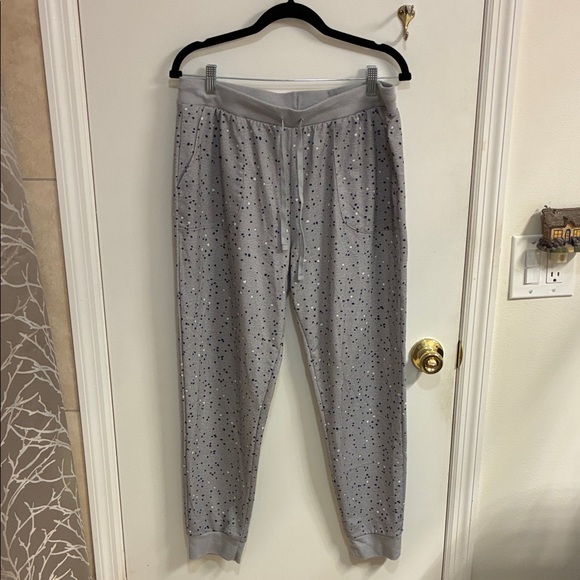 Splendid Gray heart Patterned Pajama Set Sz L - Picture 11 of 16